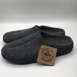 mens slippers size 8.5